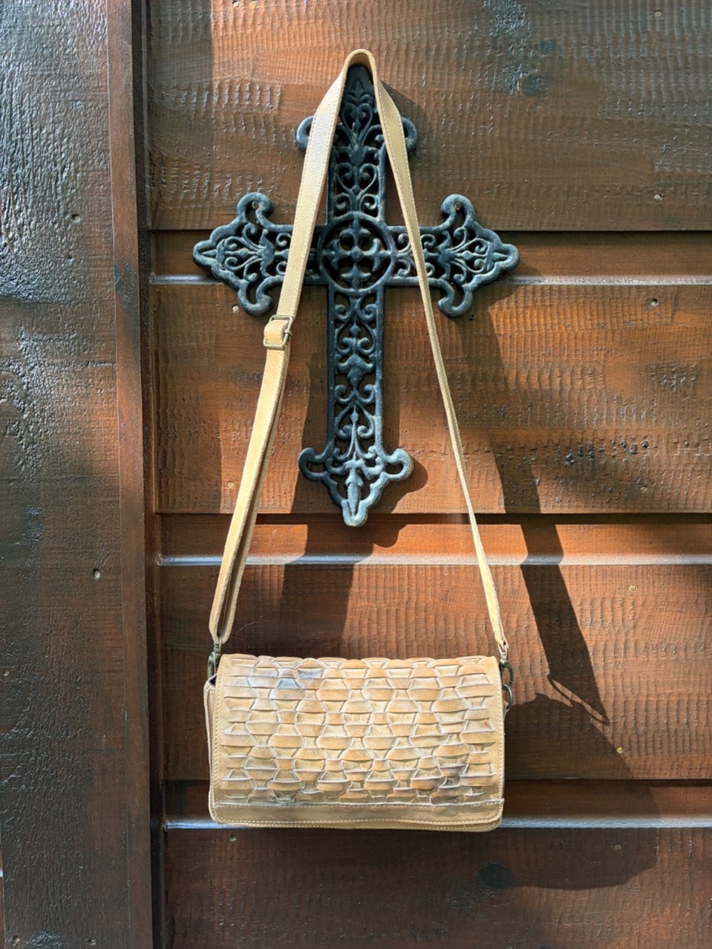 BedStu Cobbler Series Woven Flap Crossbody Handbag - Picture 11 of 11